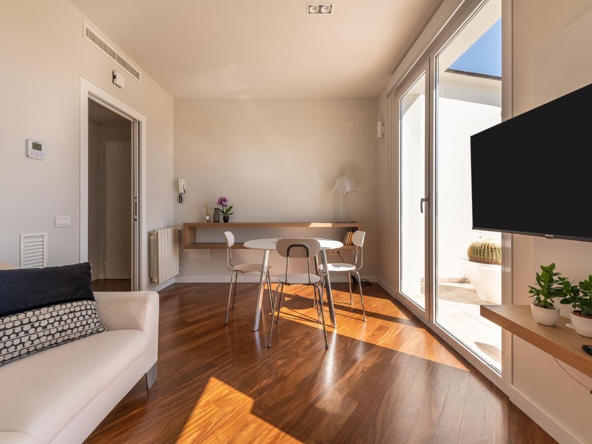 Penthouse Center Apartment Cagliari Luaran gambar
