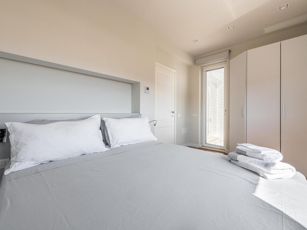 Penthouse Center Apartment Cagliari Luaran gambar