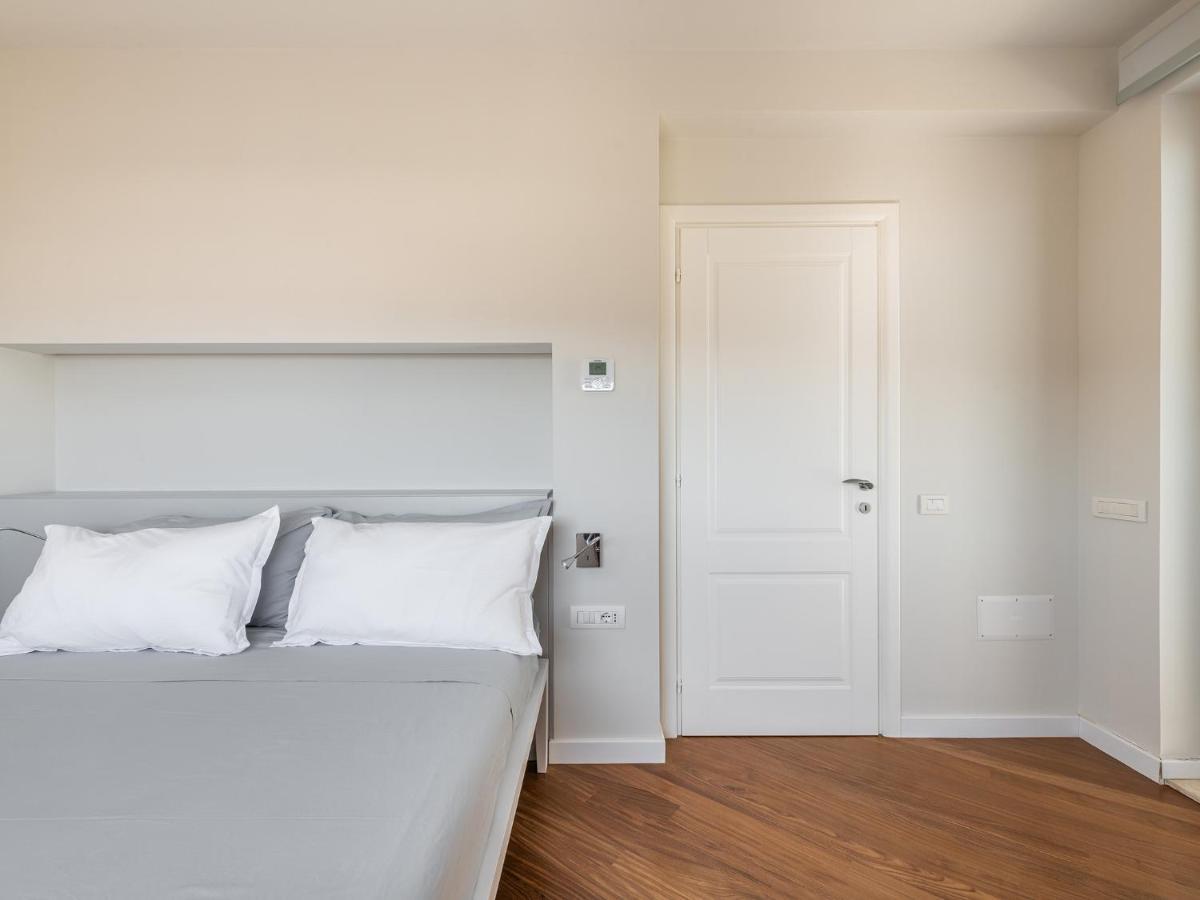 Penthouse Center Apartment Cagliari Luaran gambar