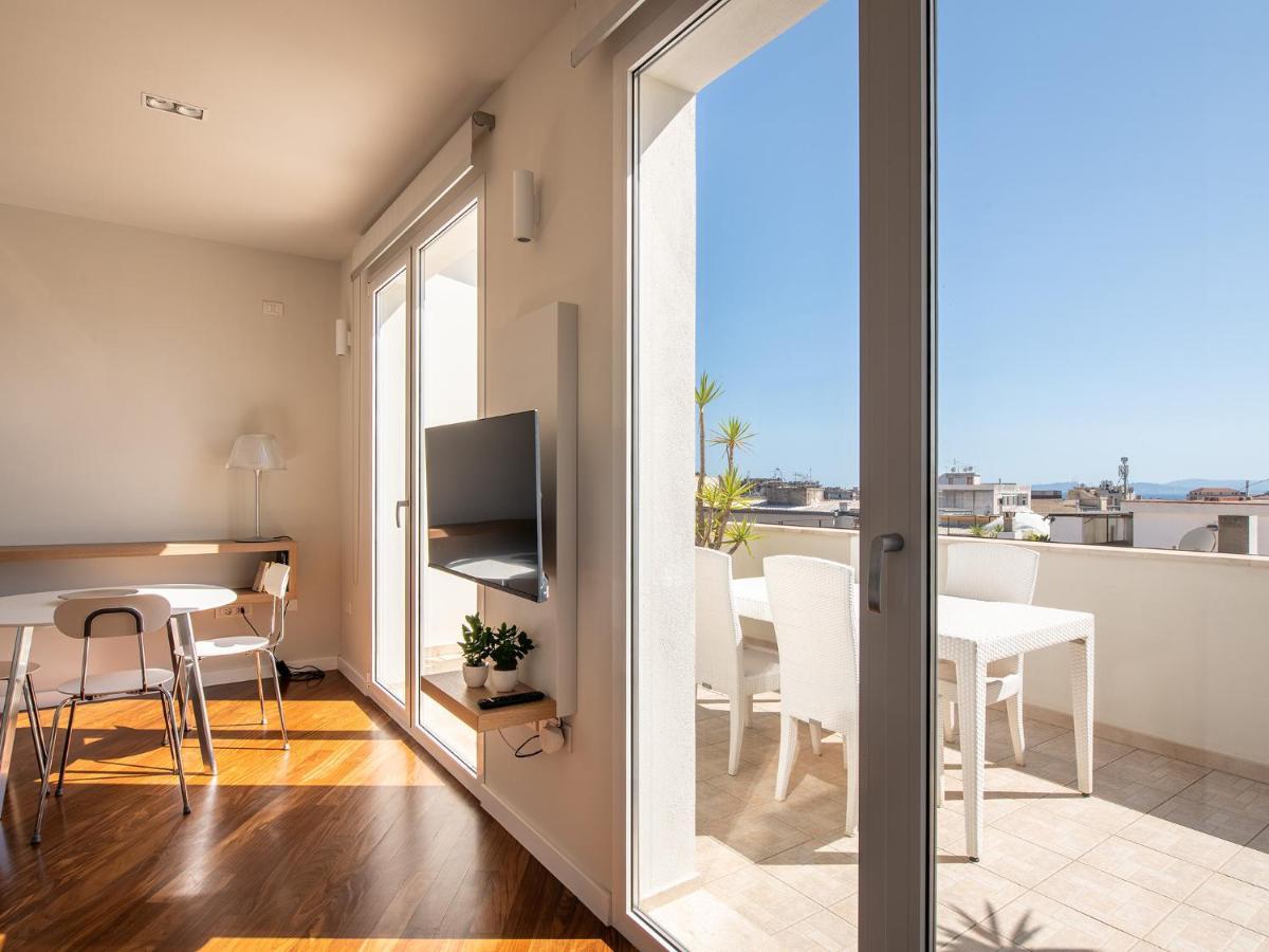Penthouse Center Apartment Cagliari Luaran gambar